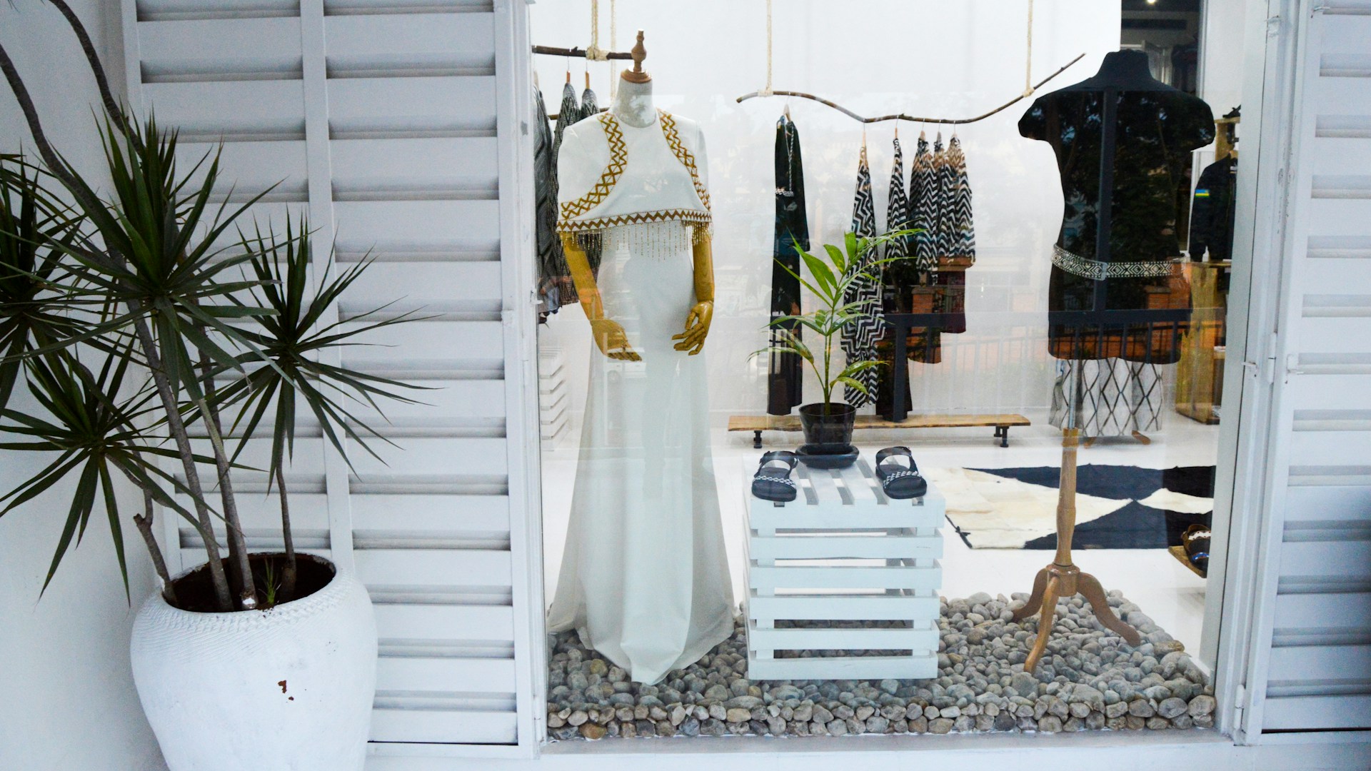 Premium retail boutique environment